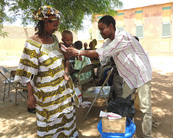 Phote of humanitarian assistance in Mali, by Anouk Delafortie